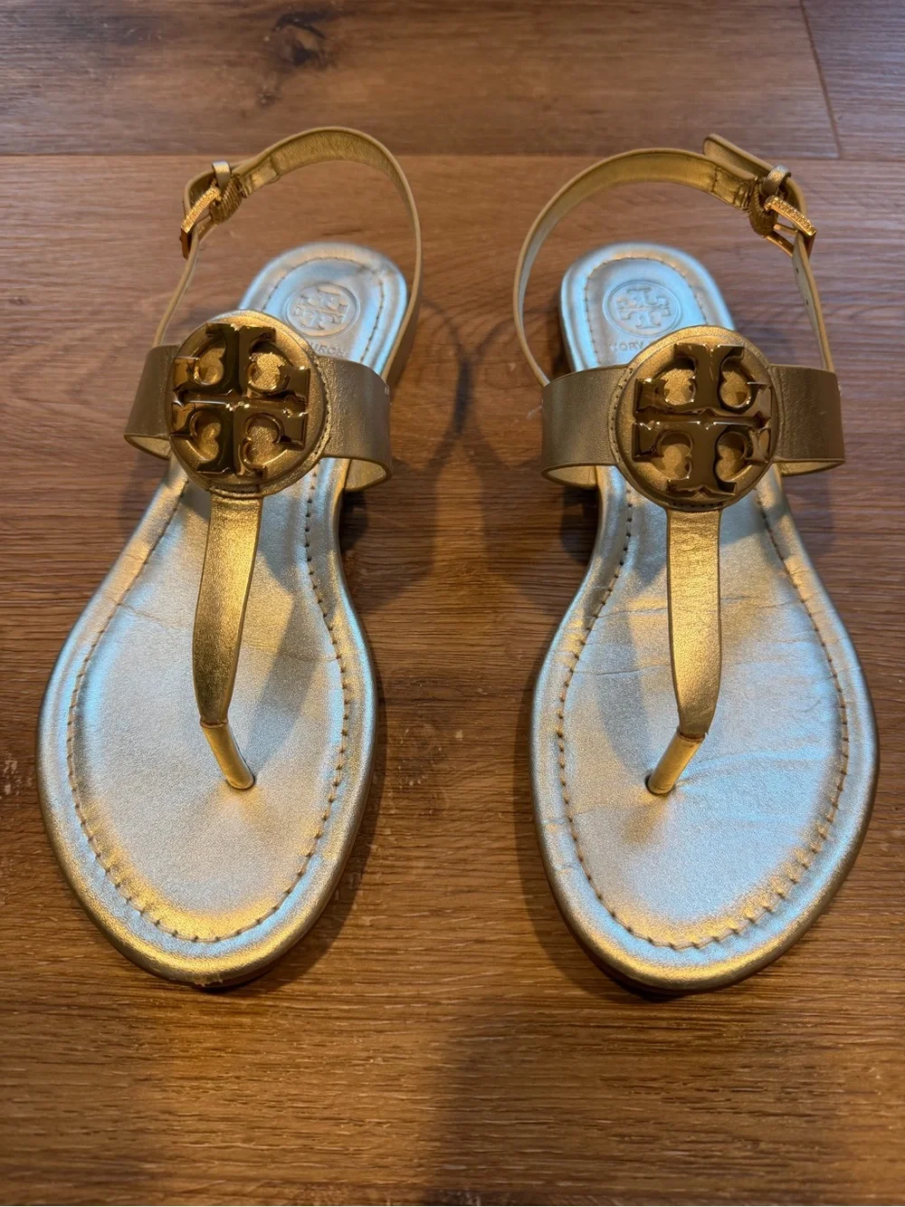 Tory Burch Metallic Gold Logo Thong Sandals - Picture 4 of 13